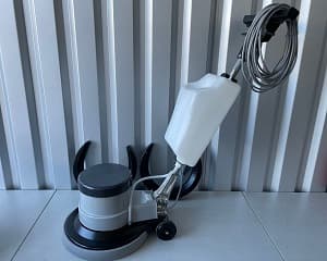 Hartbodenreiniger (Einscheibenmaschine)