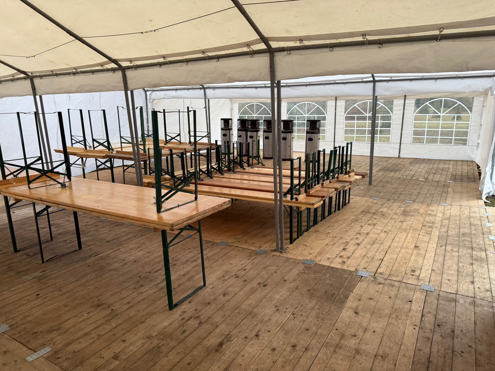 Holzfußboden / Tanzboden (Plattengröße 50x300)